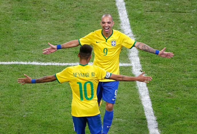 Diego Tardelli, Superclassico, Brasil x Argentina (Foto: Reuters)