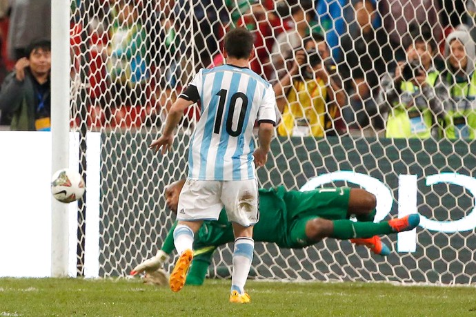 Defesa Jefferson, Superclassico, Brasil x Argentina (Foto: Reuters)