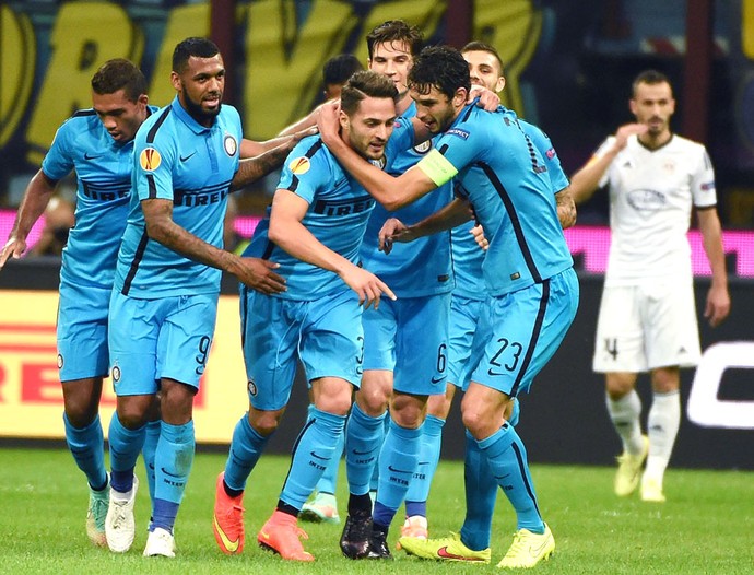 Comemoração do Inter de Milão contra o Qarabag (Foto: Agência EFE)