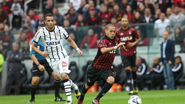 marcos guilherme renato augusto atletico-pr x corinthians (Foto:  GERALDO BUBNIAK/AGB/Agência Estado)