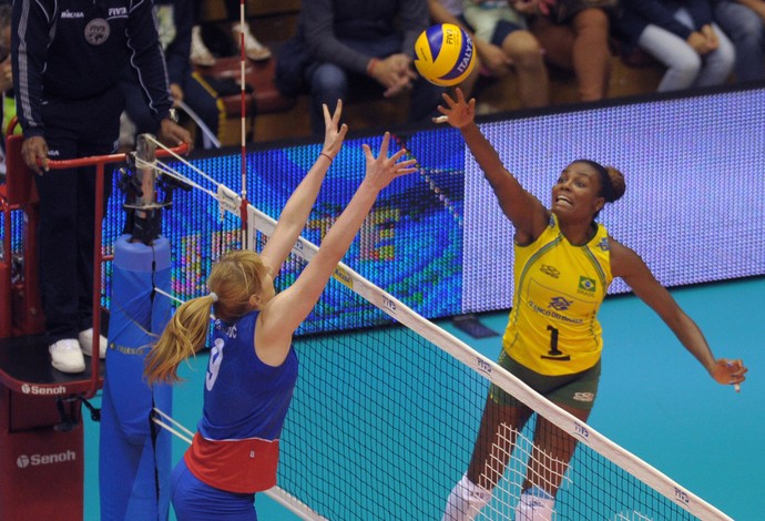 fabi Brasil x Sérvia vôlei feminino (Foto: Divulgação/FIVB)