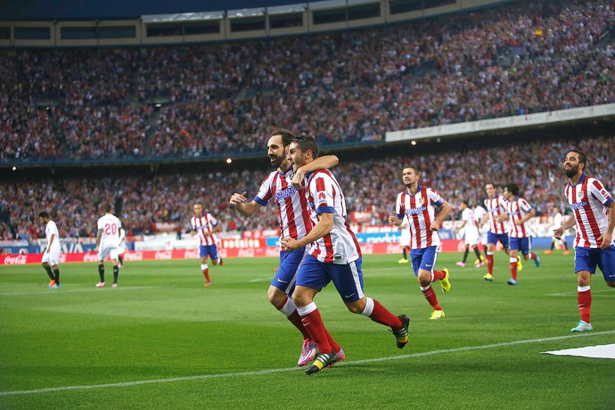 Koke e Juanfran, atlético de Madrid x Sevilla (Foto: AP)