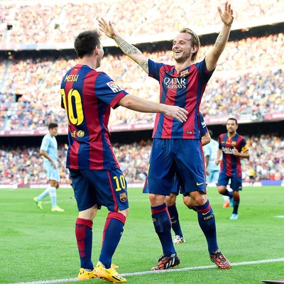 Rakitic e Messi, Barcelona x Granada (Foto: Getty Images)