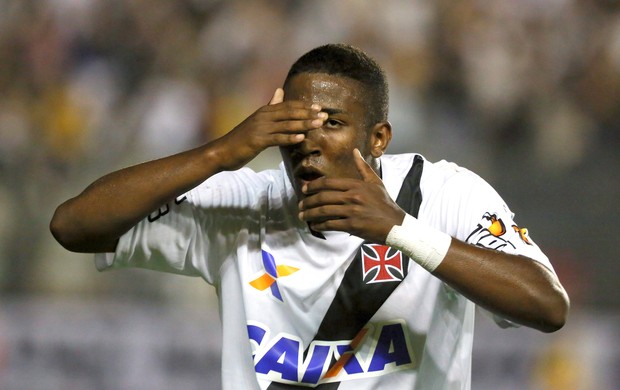 Thalles comemora gol do Vasco contra o Joinville (Foto: Marcos Tristão / Agência O Globo)