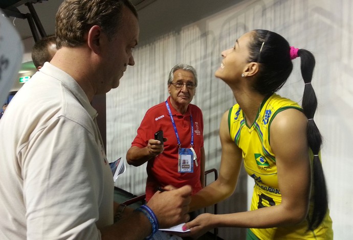 Jaqueline vôlei Brasil (Foto: Lydia Gismondi)