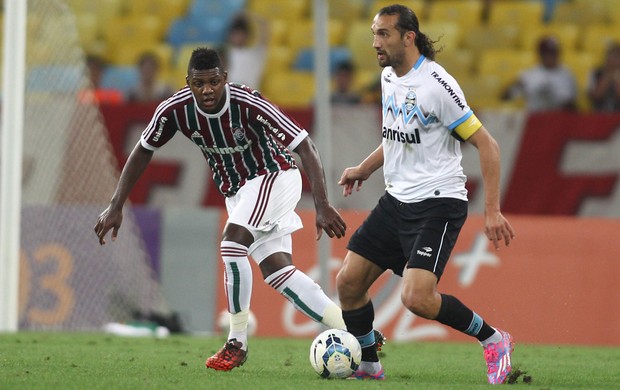 Barcos e  Elivelton, Fluminense x Grêmio (Foto: Matheus Andrade / Photocâmera)