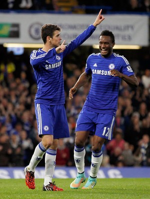 Chelsea - Oscar comemora gol com John Obi Mikel  (Foto: AFP)