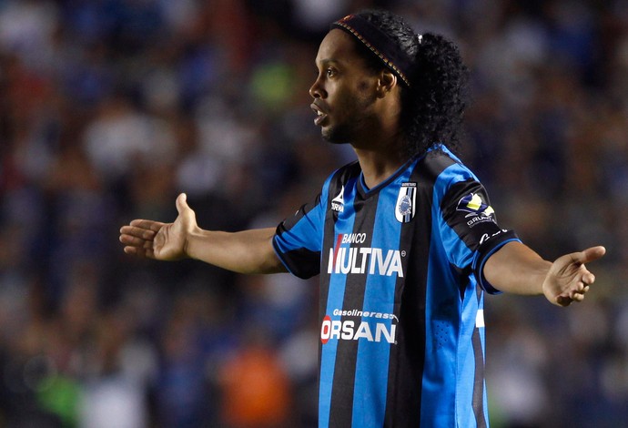 Ronaldinho estreia Queretaro (Foto: Reuters)