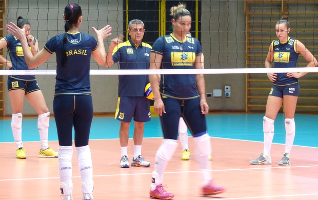 treino seleção feminina de vôlei (Foto: Lydia Gismondi)