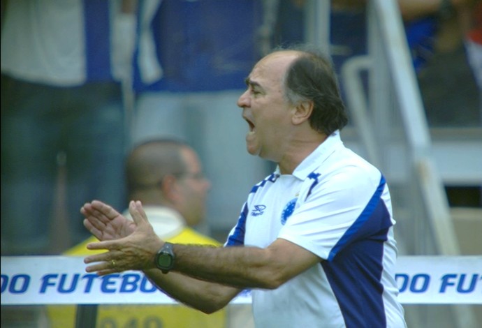 Marcelo Oliveira, técnico do Cruzeiro, no clássico (Foto: Reprodução/TV Globo Minas)