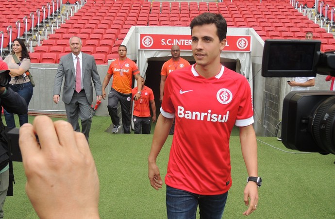 nilmar campo beira-rio apresentação inter (Foto: Tomás Hammes/Globoesporte.com)