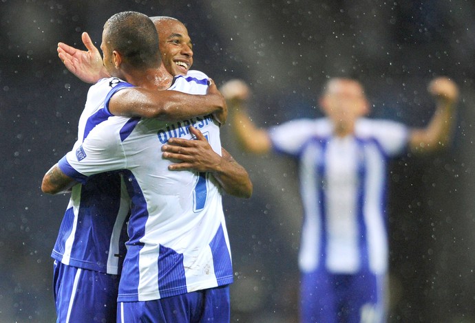 Yacine Brahimi comemora gol do Porto contra o  Bate Borisov (Foto: Agência AFP)