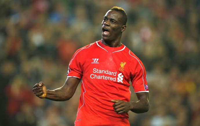 Balotelli comemora gol do Liverpool contra o Ludogorets (Foto: Agência EFE)