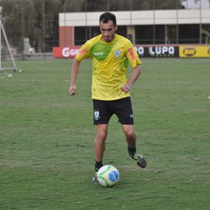 Eduardo, lateral esquerdo do América-MG (Foto: Divulgação/AFC)