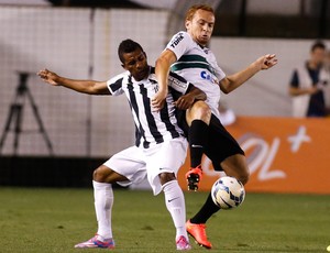 cicinho ze love santos x coritiba (Foto: Getty Images)