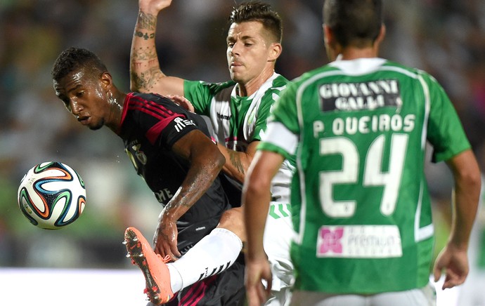 Talisca, Benfica X Vitória de Setúbal (Foto: Agência AFP)