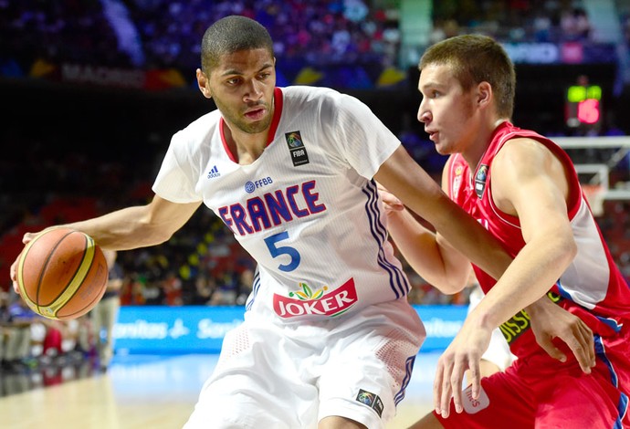 Batum, Servia X França - Mundial de Basquete (Foto: Agência AFP)