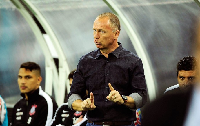 Corinthians x  Atlético-MG - Mano Menezes (Foto: Marcos Ribolli)