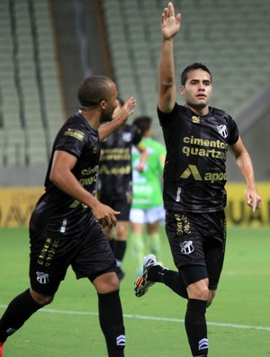 Eduardo gol Ceará x América-MG (Foto: LC Moreira / Ag. Estado)