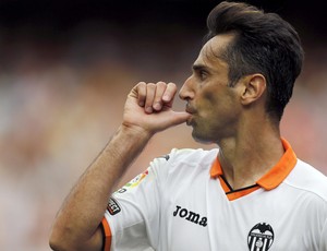 jonas valencia x rayo valecano (Foto: EFE)