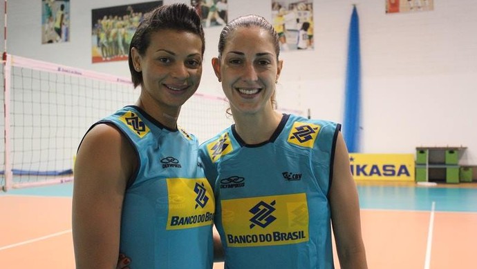 Walewska e Carol Gattaz treino seleção feminina de vôlei (Foto: CBV)