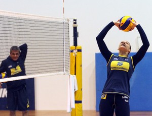 Treino vôlei feminino brasil - Andréa (Foto: Divulgação / CBV)