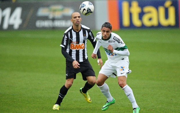 Dudu Diego Tardelli Coritiba x Atletico-MG (Foto: Getty Images)