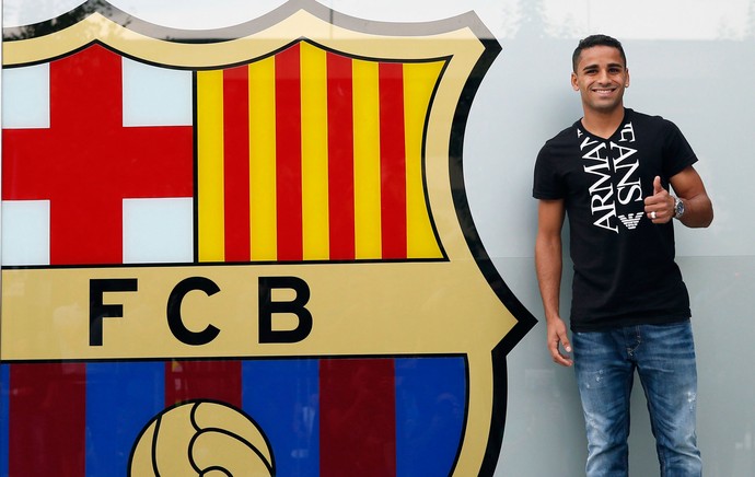 Douglas barcelona apresentação (Foto: Agência Reuters)