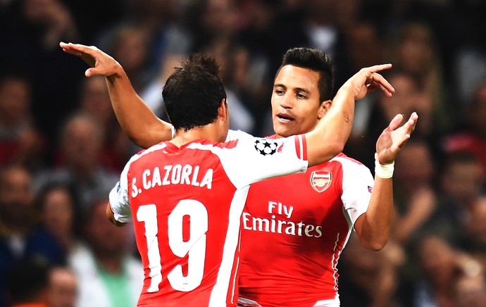 Alexis Sanchez comemora gol Arsenal x Besiktas (Foto: Getty Images)