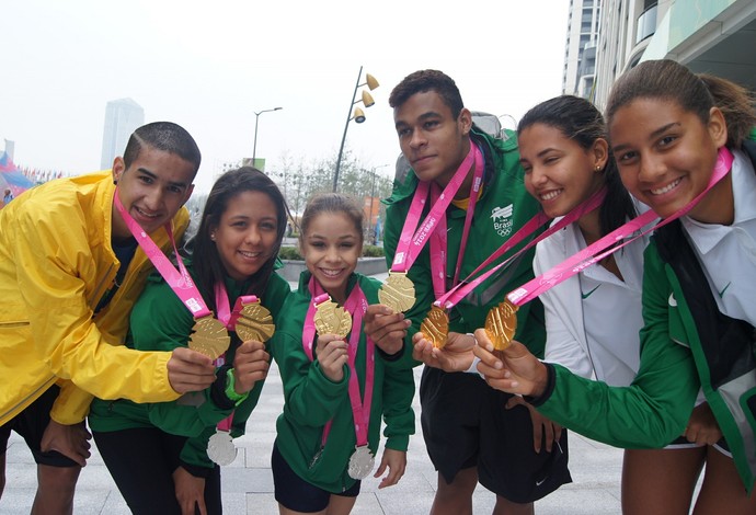 Medalhas de ouro Jogos Juventude (Foto: Wander Roberto/Inovafoto/COB)