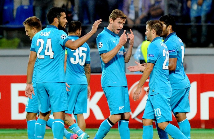 jogadores Zenit gol  Standard Liege liga dos campeões (Foto: Agência AFP)