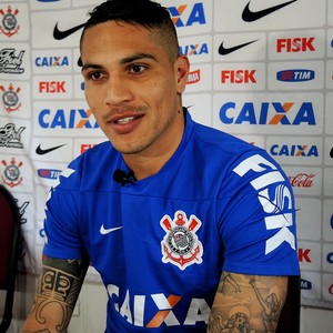 Paolo Guerrero corinthians coletiva (Foto: Marcelo Braga)