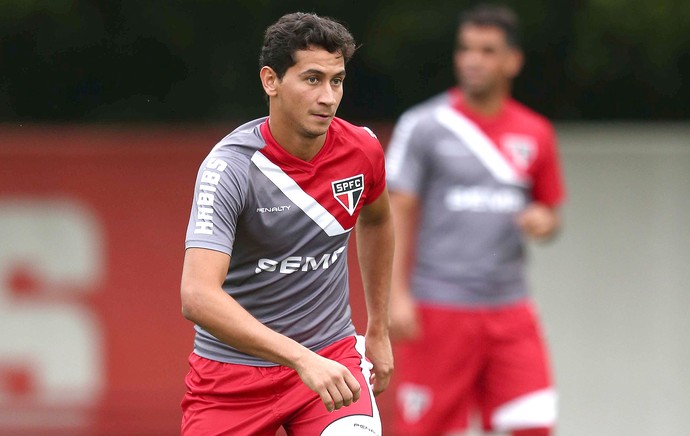 Ganso no treino do São Paulo (Foto: Marcos Ribolli / Globoesporte.com)