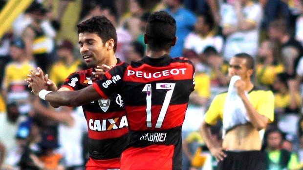 Eduardo da Silva comemora gol Criciúma x Flamengo (Foto: Fernando Ribeiro / Futura Press)