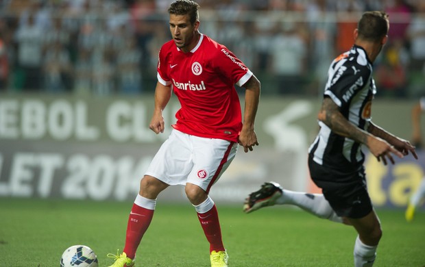 Rafael Moura na partida contra o Atlético-MG (Foto: Alexandre Lops/Divulgação, Inter)