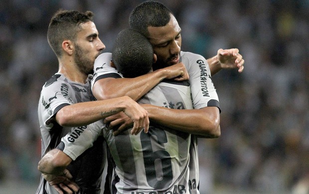 Ramirez comemora gol do Botafogo contra a Chapecoense (Foto: Vitor Silva / SSpress)