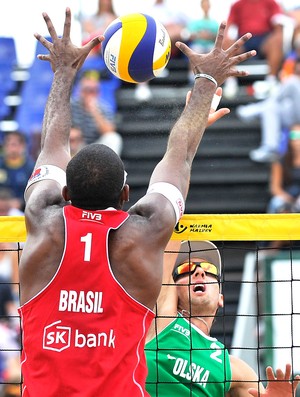 vôlei de praia Alison e Bruno Schmidt Stare Jablonki (Foto: FIVB)