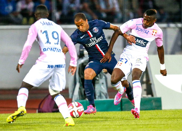 Lucas, Psg X Evian (Foto: Agência Reuters)