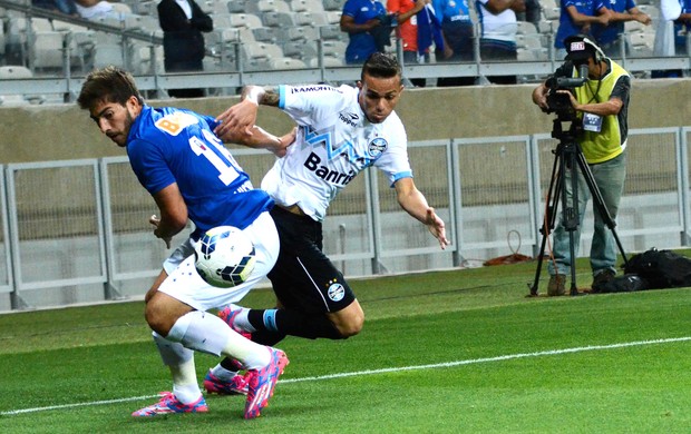 Lucas Silva Cruzeiro x Grêmio (Foto: Bruno José / Futura Press)