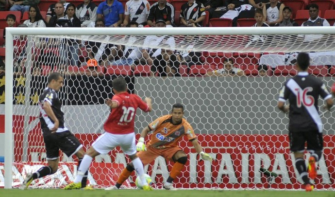 Diogo Silva Vila Nova x Vasco (Foto: Brito Júnior / Divulgação)