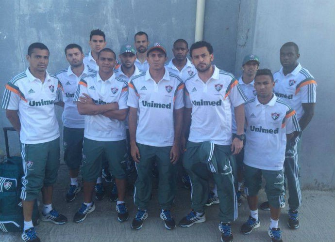 Jogadores do Fluminense do desembarque ao Rio de Janeiro nesta quinta (Foto: Reprodução/Facebook)