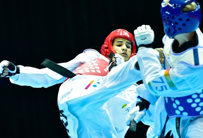 Edival Marques leva medalha de ouro em Nanquim (Foto: Wander Roberto/Inovafoto/COB)