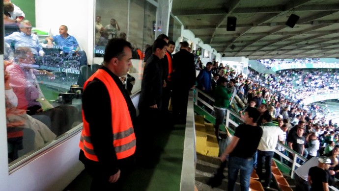 Vilson Ribeiro de Andrade, do Coritiba, no Couto Pereira (Foto: Fernando Freire)