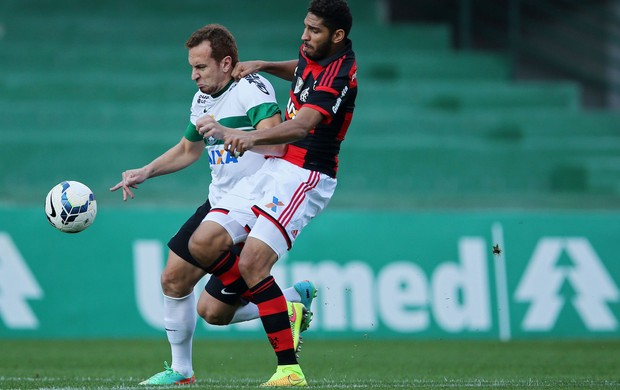 Zé Love coritiba e Wallace Flamengo brasileirão (Foto: Agência Getty Images)