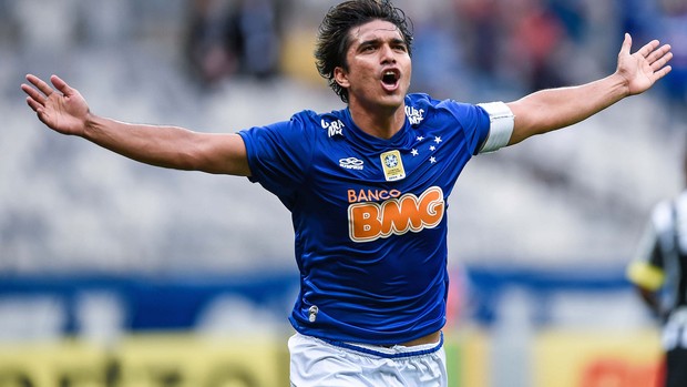 Marcelo Moreno cruzeiro gol santos  (Foto: Washington Alves / Light Press )