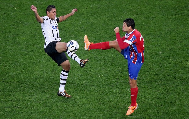 Ralf corinthians e Fahel Bahia Brasileirão (Foto: Agência Getty Images)