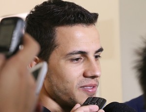 nilmar coletiva porto alegre (Foto: Eduardo Deconto/GloboEsporte.com)