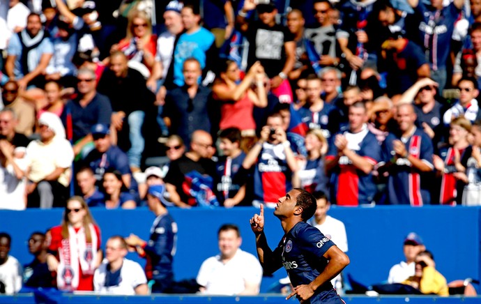 Lucas comemoração jogo PSG contra Bastia (Foto: Reuters)