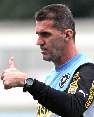 Vagner Mancini no treino do Botafogo (Foto: Vitor Silva / SS Press)