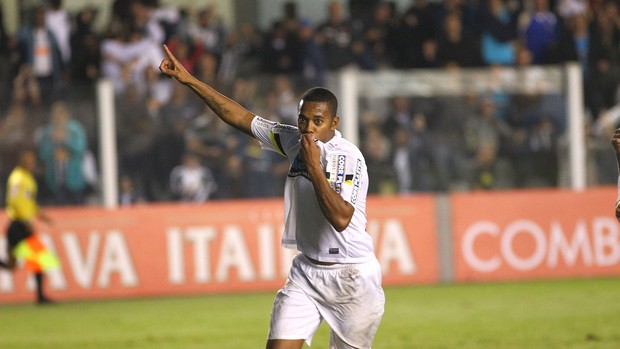 Robinho comemora gol do Santo contra o Londrina (Foto: Mauricio de Souza / Agência estado)